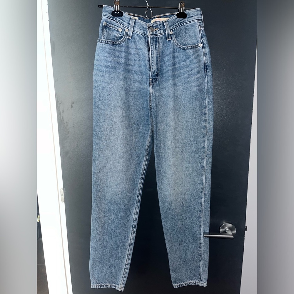 Levi's 80s Mom Jeans